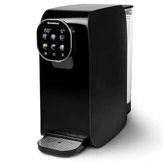 nachhaltige Auftisch-Osmoseanlagen im Test: Die OsmoFresh Quella Pro mit Heißwasserfunktion und PFAS-Filterung.