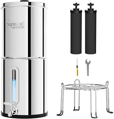 nachhaltige Gravitations-Wasserfilter im Vergleich: Das Purewell Edelstahl-Modell mit praktischem Sichtfenster für den Füllstand.