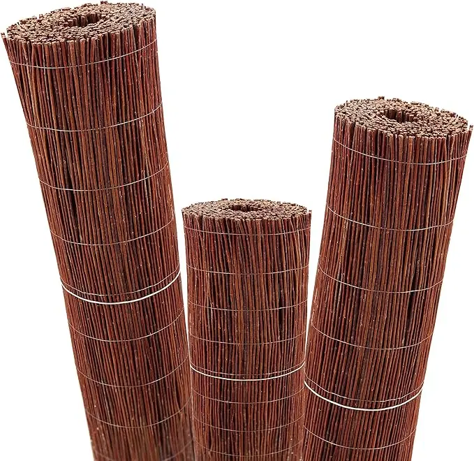 nachhaltige Sichtschutzwände im Vergleich: Die Aquagart Weidenmatte als natürlicher Sichtschutz Garten Holz für den Balkon.