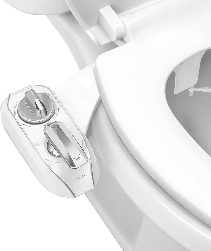 nachhaltige Bidet-Aufsätze im Vergleich: Der mechanische LUXE Bidet NEO 320 Plus Aufsatz mit Warmwasseranschluss und EZ-Lift-Funktion.