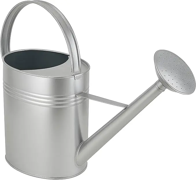 nachhaltige Gießkannen im Vergleich: Die HRB Zinkgießkanne aus feuerverzinktem Stahlblech mit 10 Liter Fassungsvermögen