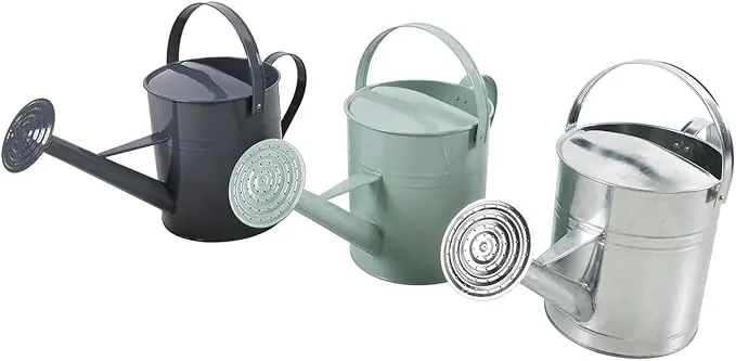 nachhaltige Gießkannen im Vergleich: Die Mojawo verzinkte Metallkanne mit Messinggewinde und 5 Liter Volumen.