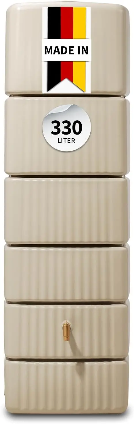 nachhaltige Regentonnen im Vergleich: Der schmale 4rain Slim Wandtank in Sandbeige mit 330 Liter Kapazität.