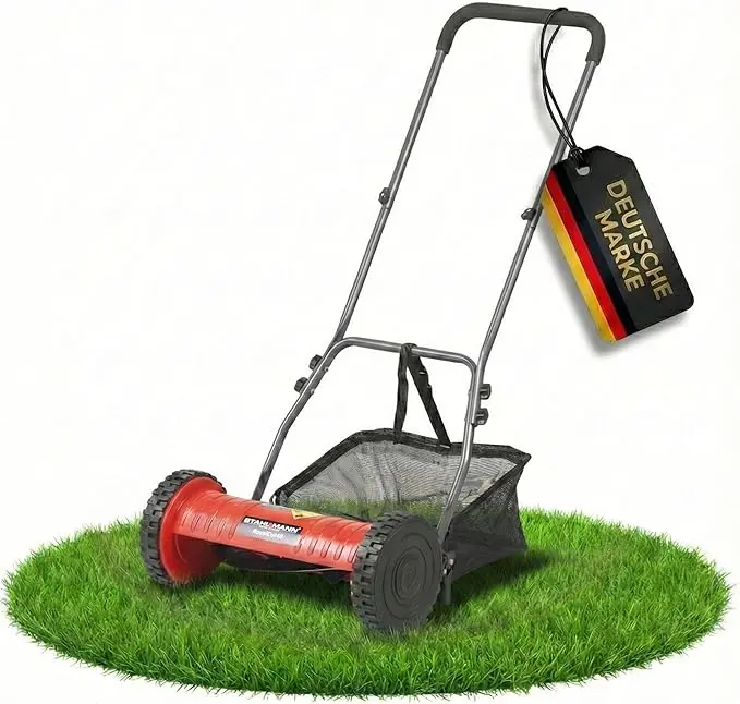 nachhaltige Spindelmäher im Vergleich: Der rote STAHLMANN RoyalCut mit Fangkorb und fünf Stahlmessern auf einer Wiese.