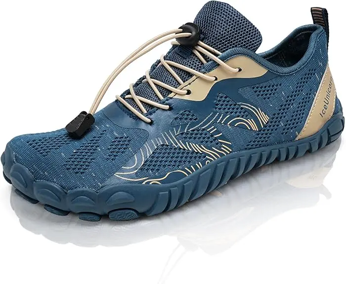 Ein fachlicher Vergleich zeigt, wie nachhaltige Barfußschuhe von IceUnicorn durch recycelte Materialien und eine breite Zehenbox überzeugen