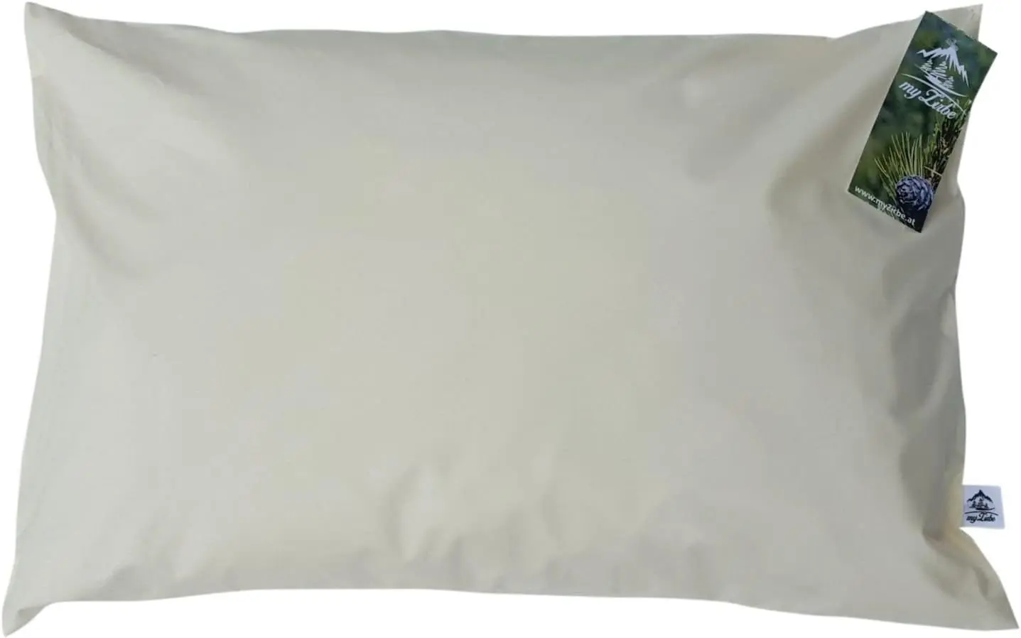 Ein fachlicher Vergleich zeigt, wie nachhaltige Zirbenkissen von myZirbe durch OEKO-TEX zertifizierte Baumwolle und ein weiches Aloe Vera Finish überzeugen