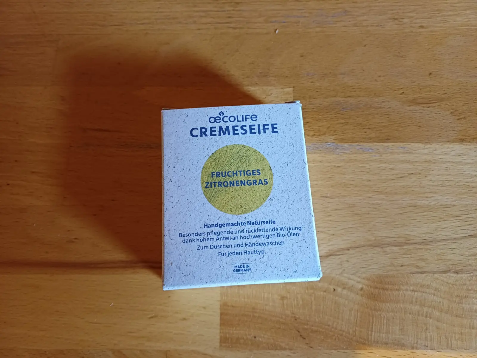  Handgemachte Naturseife für positive oecoLife Erfahrungen bei der täglichen Körperpflege ohne Mikroplastik und Mineralöl.
