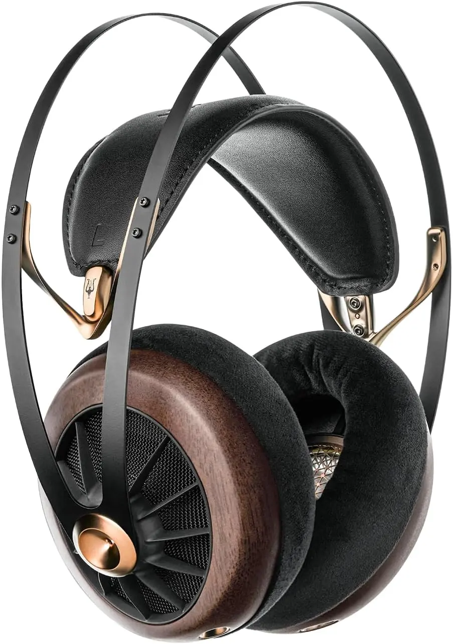 Ein fachlicher Vergleich zeigt die MEZE Audio 109 PRO Kopfhörer aus Walnussholz als langlebige High-End-Lösung