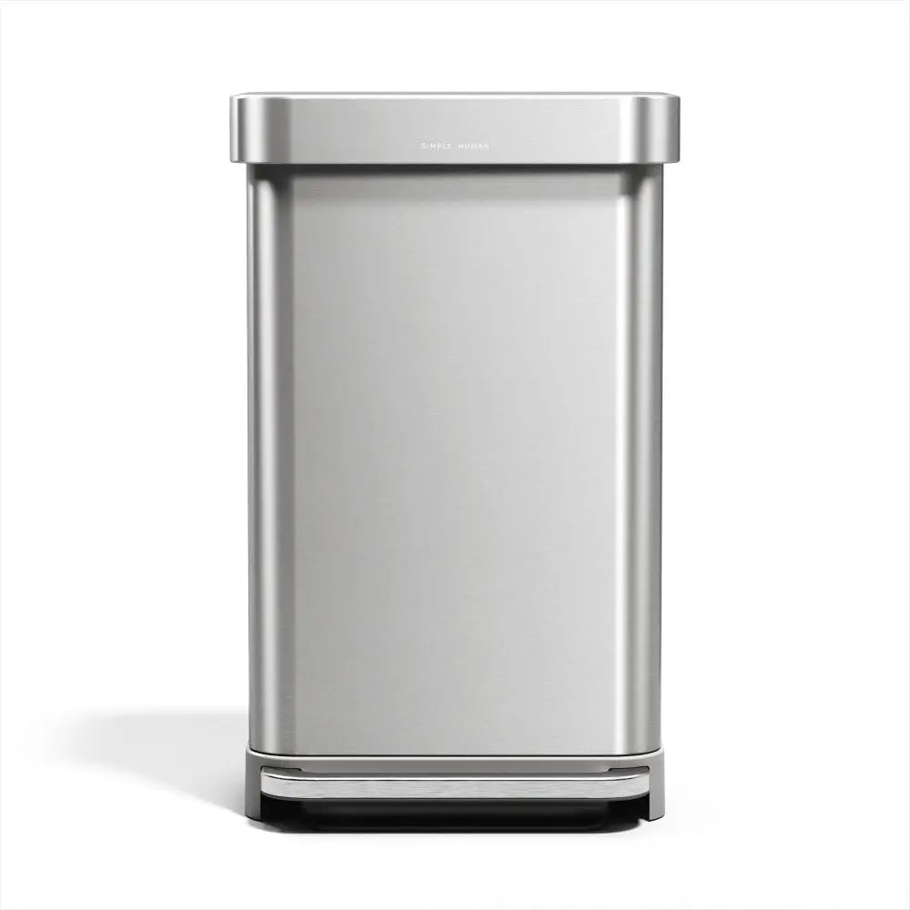 Ein fachlicher Vergleich zeigt den nachhaltige Mülleimer aus Metall von simplehuman mit integriertem Beutelfach und leisem Deckel