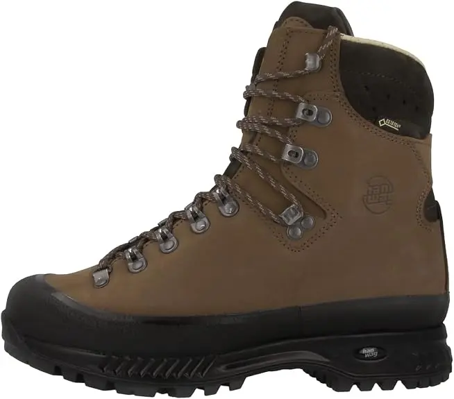 Ein fachlicher Vergleich zeigt die Hanwag Alaska GTX Wanderstiefel aus CO2-kompensiertem Leder als langlebige Lösung